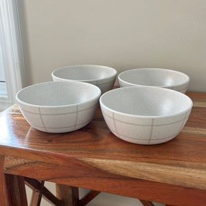 Set of 4 small bowls